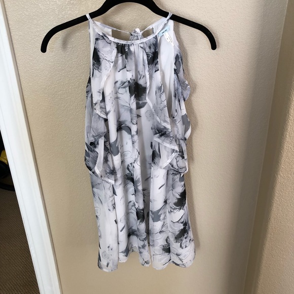 Urban Outfitters cold shoulder ruffle shift dress - Picture 1 of 5